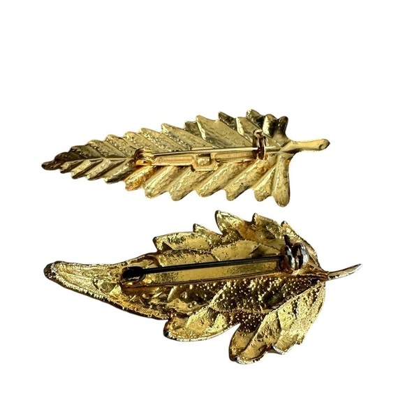 Vintage Gold Tone Leaf Pin - Brooch - Lot of Two - Picture 2 of 2